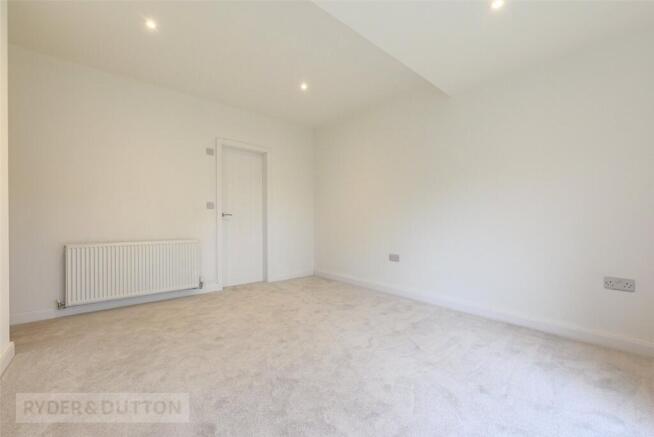 3 bed Semi-Detached for sale Image 6