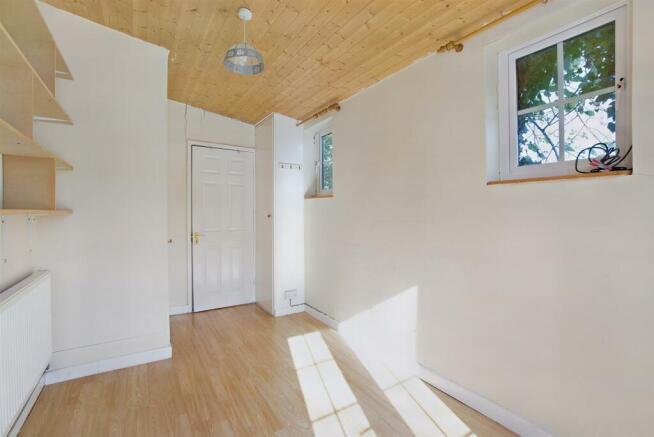8571380-interior15-800.JPG