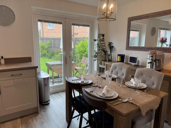 3 bed Semi-Detached for sale Image 8