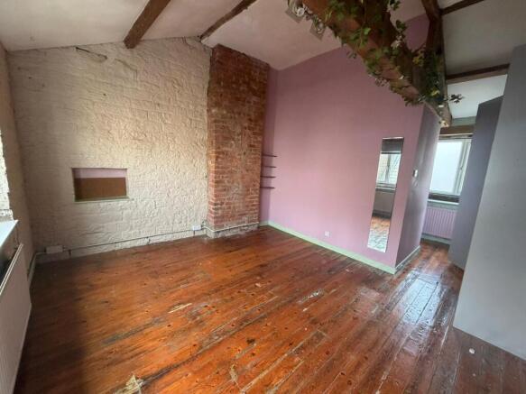 3 bed Apartment for sale Image 4