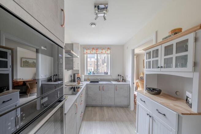1 bed Flat for sale Image 4