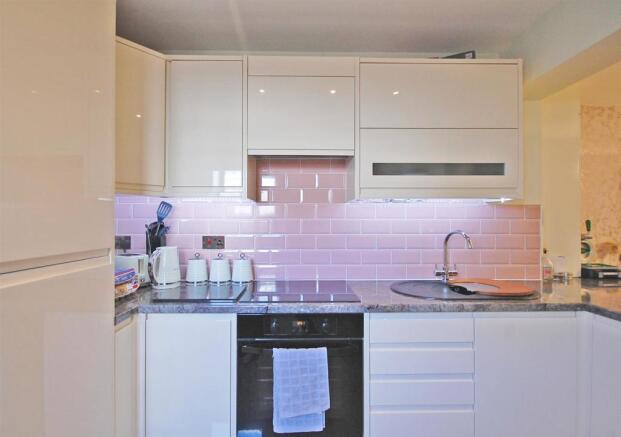 Kitchen c.jpg