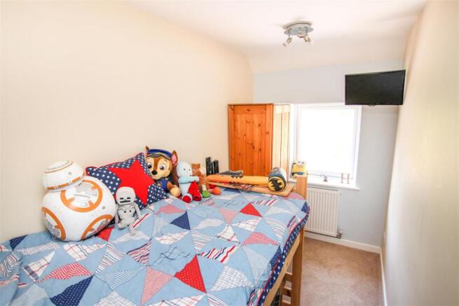 BEDROOM THREE (MIDDLE)
