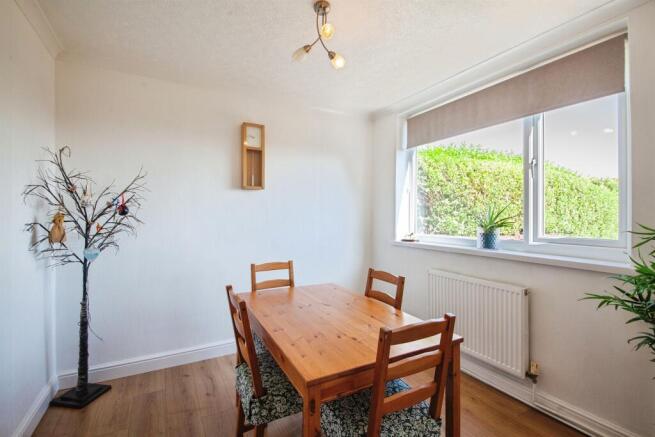 3 bed Semi-Detached for sale Image 9