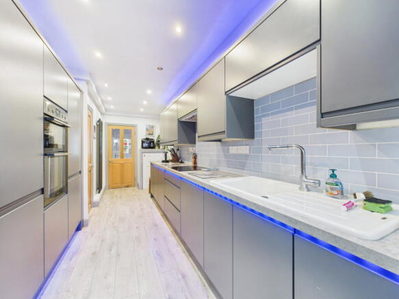 Swaddon Street, Calne, SN11 9AR photo 4