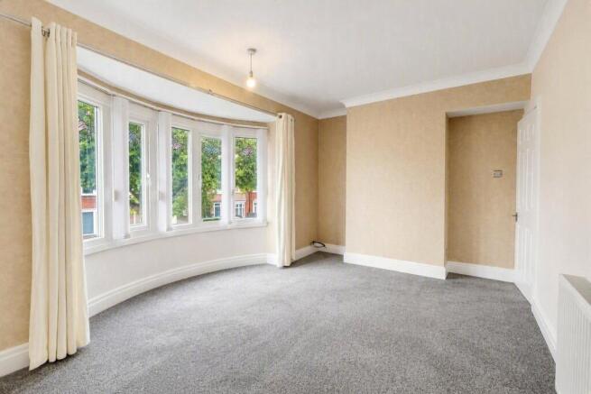 2 bed Terraced to rent Image 5
