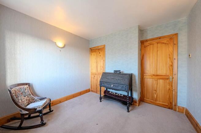 3 bed Town House for sale Image 8
