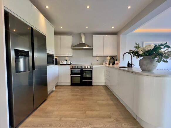 KITCHENMIDDLE