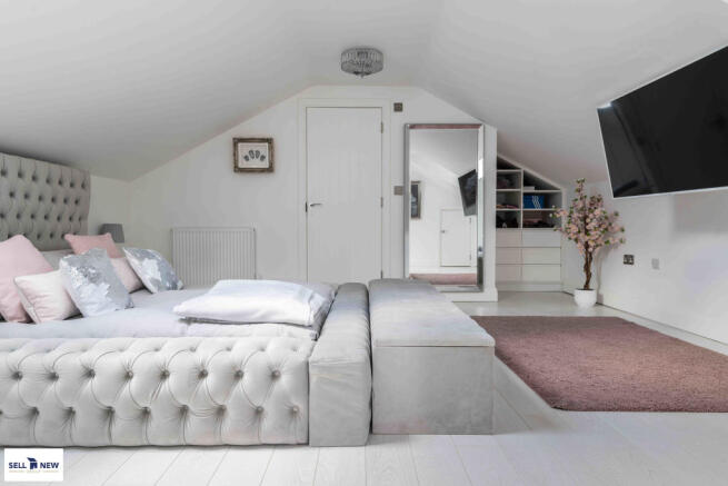 Guest bedroom 