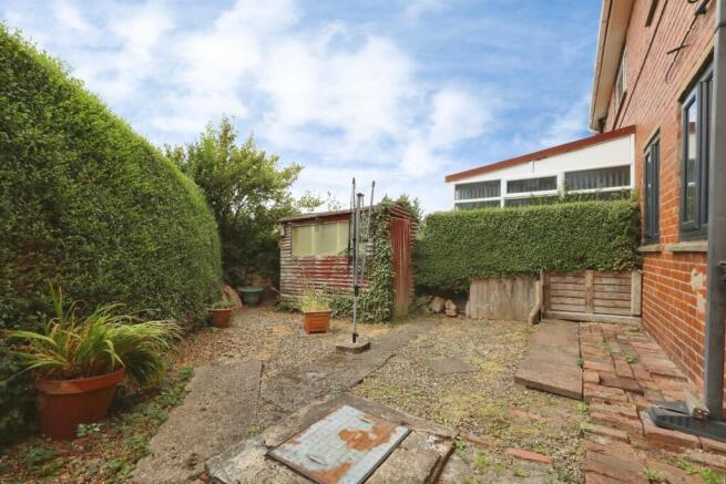 3 bed Semi-Detached for sale Image 4