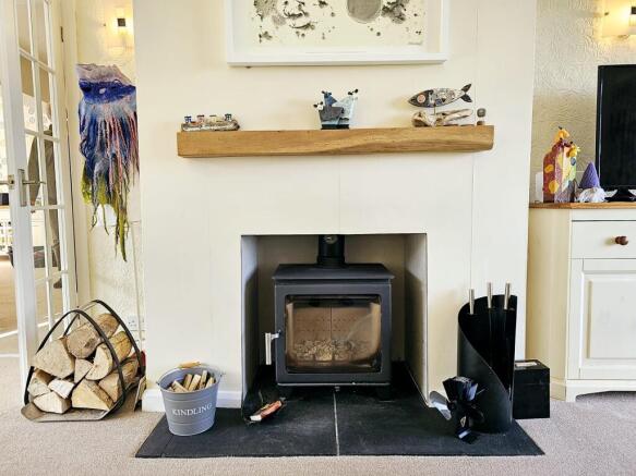 4 bed Detached for sale Image 5
