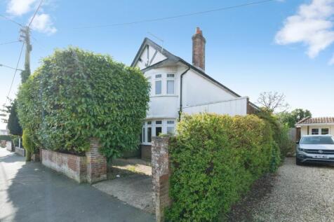 Hobart Road, New Milton, Hampshire, BH25