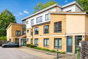 Flat 1, 1 The Curve, Dacre Park, London SE13 5SQ