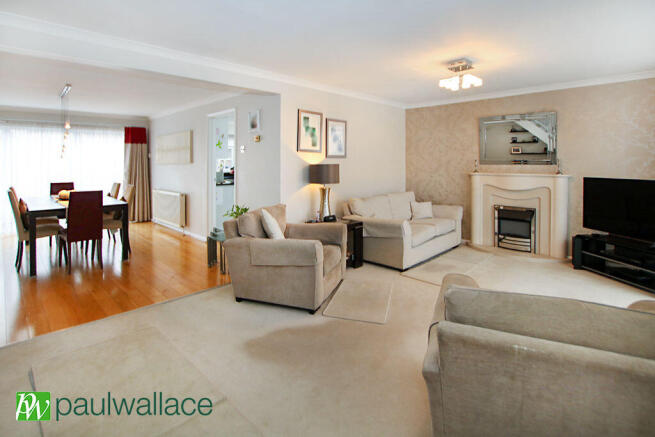 'L' Shape Lounge/Dining Room