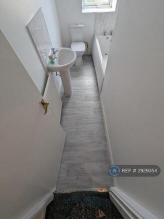 2 bed End of Terrace to rent Image 9