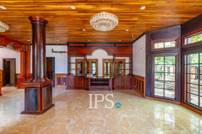 5 Bedroom Villa For Sale - Sala Kamreuk, Siem Reap
