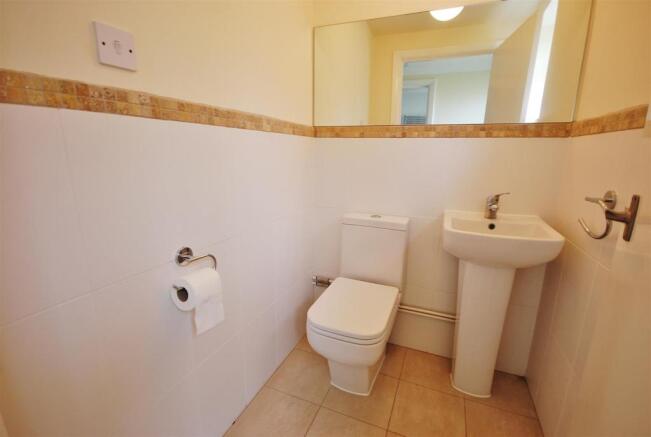 RE-FITTED CLOAKROOM: