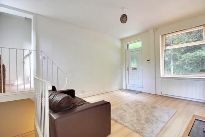2 bed Terraced to rent Image 4