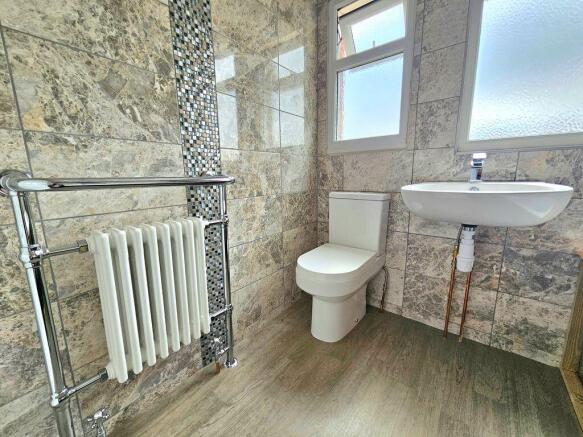 3 bed Terraced to rent Image 4