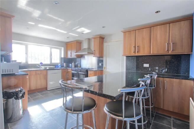 4 bed Semi-Detached for sale Image 7