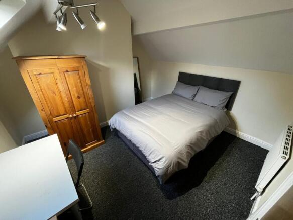 6 bed Terraced to rent Image 8
