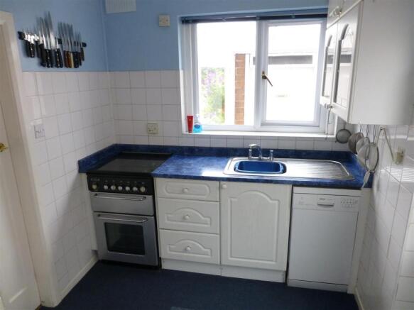 24Stratkitchen1.JPG