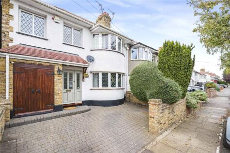 Axminster Crescent, Welling, Kent, DA16
