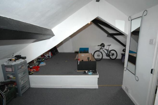 BEDROOM 4