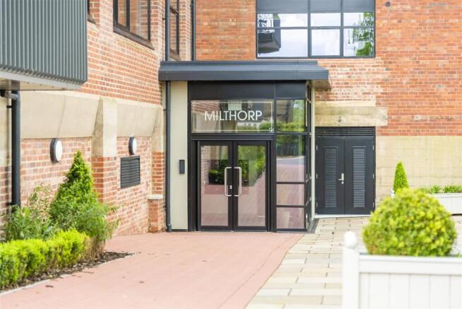 3 bed Apartment for sale Image 5