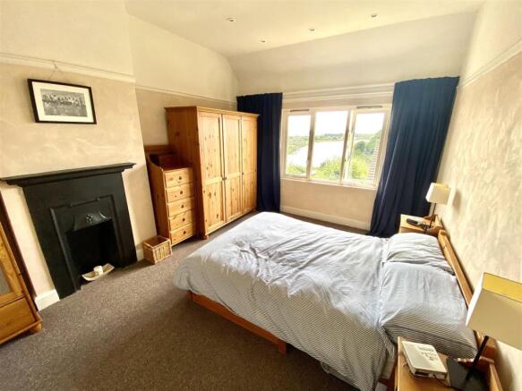 Bedroom 1.jpeg