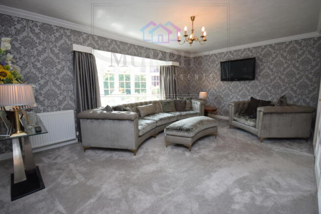 4 bed Detached Bungalow for sale Image 6