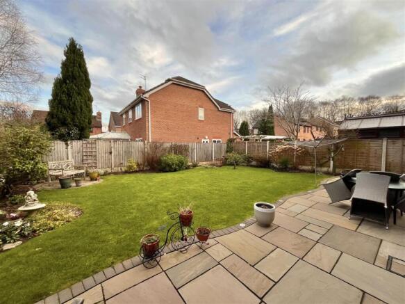 Orwell Close, Wilmslow, Cheshire photo 4