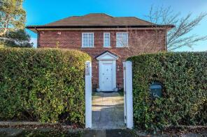 22, Brim Hill, East Finchley, London N2 0HG
