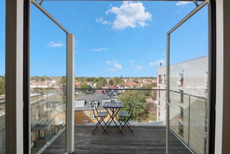 Silchester Apartments, London Road, Isleworth