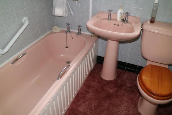 BATHROOM/W.C.