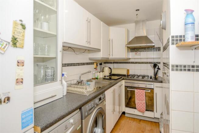 8435583-interior06.jpg