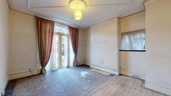 Flat A, 45 Parklands Road, Furzedown, London, SW16 6TB