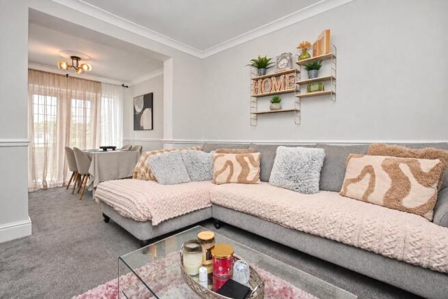 3 bed Semi-Detached for sale Image 4