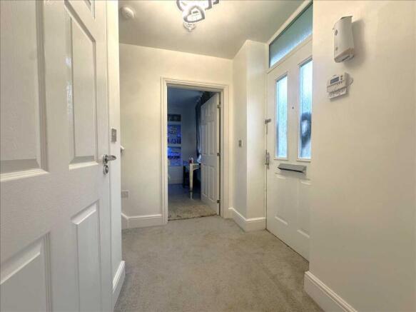 3 bed House for sale Image 4