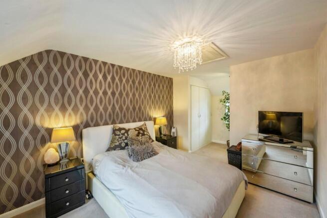 4 bed Detached for sale Image 9