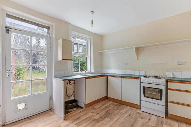 2 bed Terraced for sale Image 5