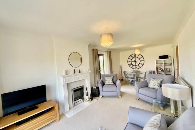 3 bed Bungalow for sale Image 4