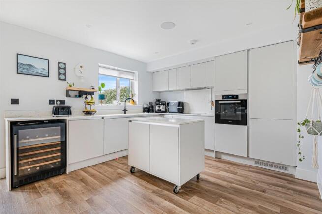 Kelsey Drive, Crantock, Newquay photo 4