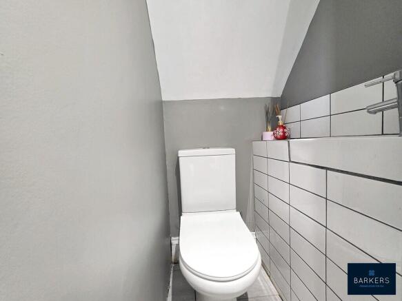 4 bed Town House for sale Image 8