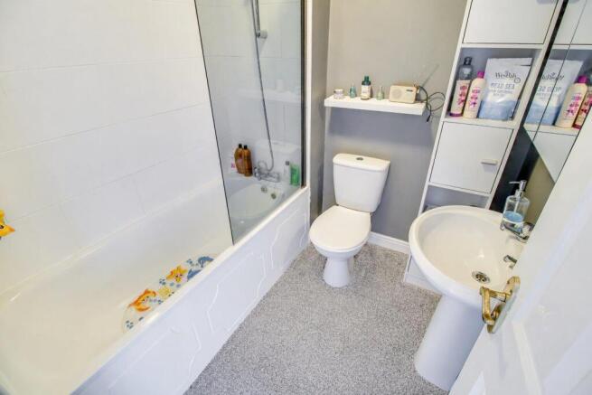 4 bed Terraced for sale Image 10