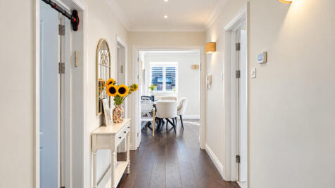 Regency Crescent, London, NW4