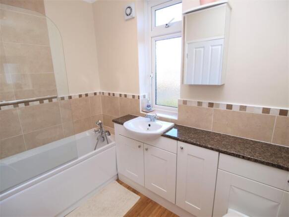 FAMILY BATHROOM