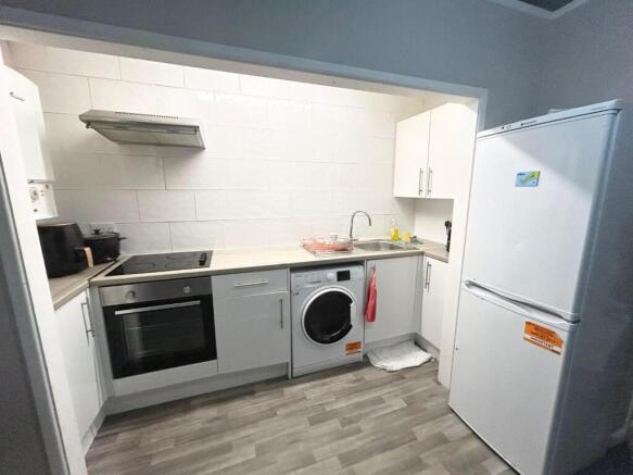 16 NRE F1 KITCHEN.jpg