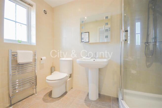 ensuite.jpg