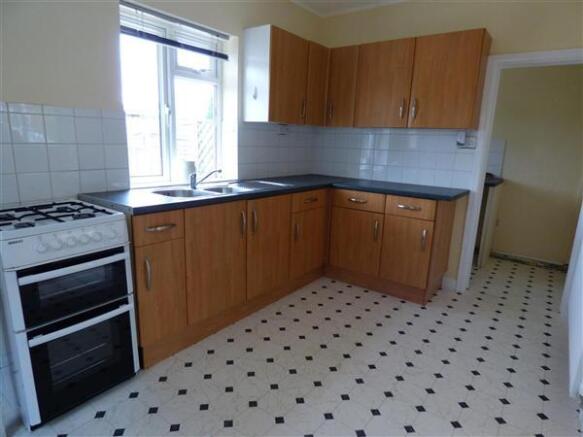 KITCHEN/BREAKFAST